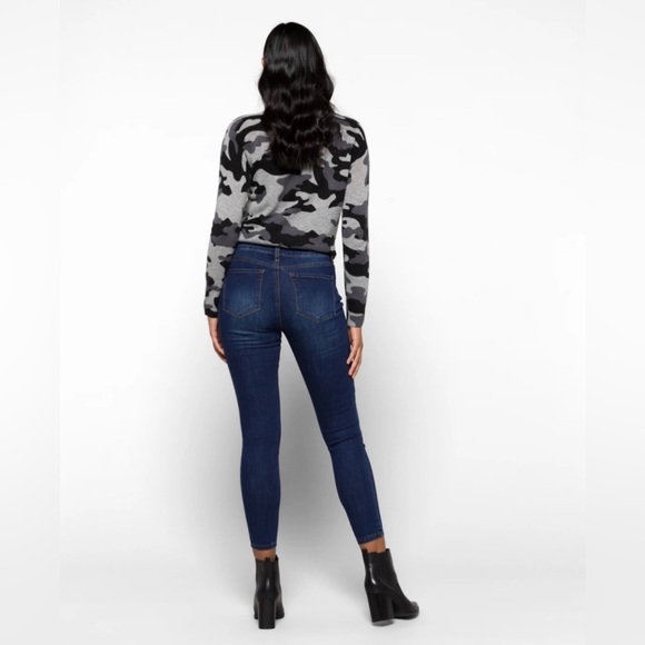 STS BLUE
Ellie High Rise Finished Hem Ankle Skinny Jean - Picture 2 of 10